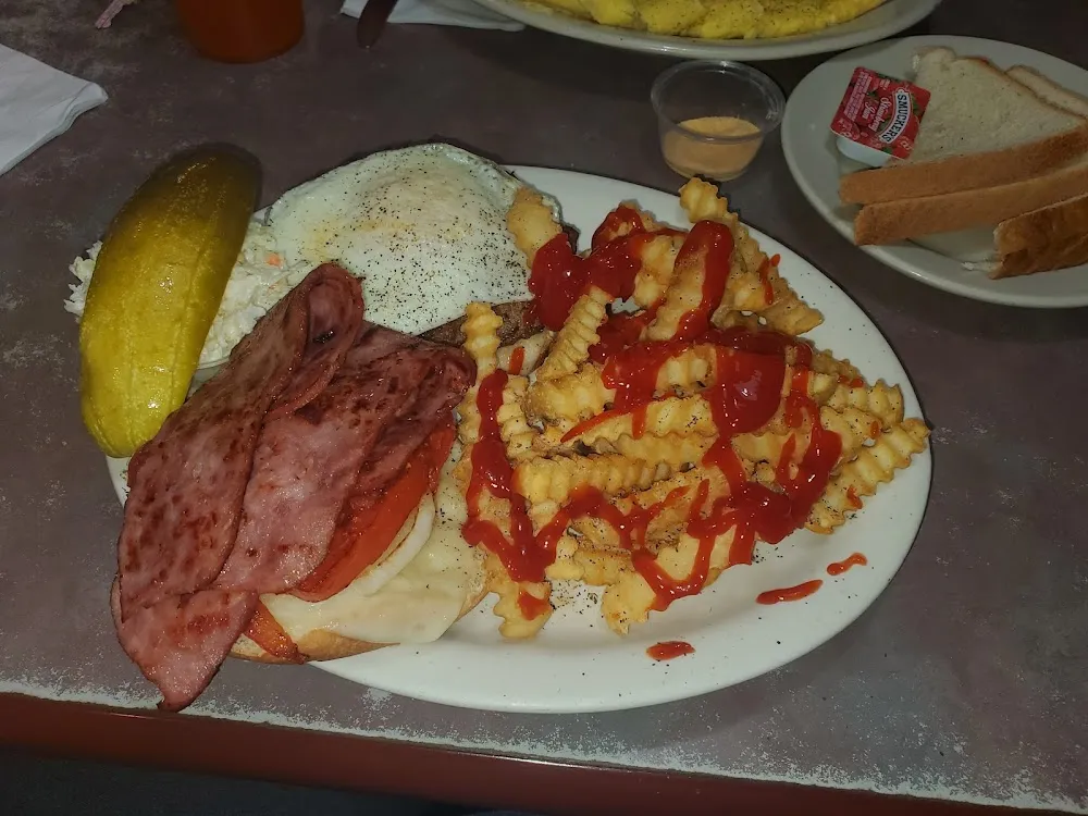 Burger Wmozzarella Cheese and Turkey Bacon